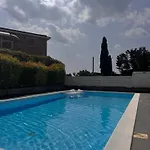 The Queen - With Pool Apartment *