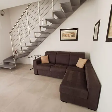 Lägenhet The Queen - Big Terrace And Pool Peschiera del Garda