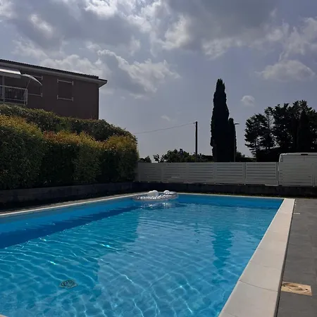 The Queen - With Pool Апартаменты *