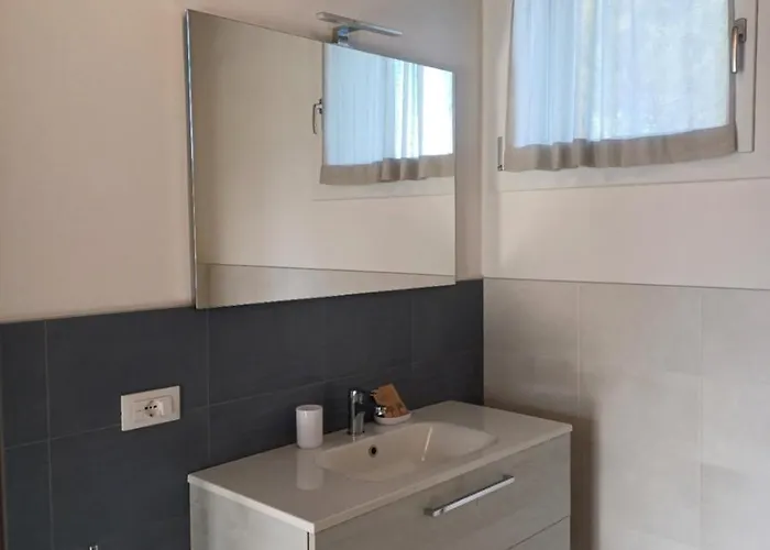 The Queen - Big Terrace And Pool