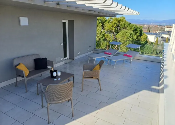 The Queen - Big Terrace And Pool *