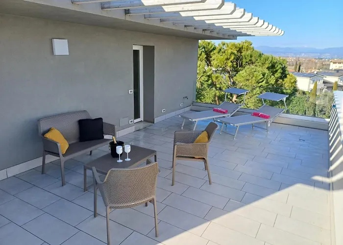 The Queen - Big Terrace And Pool Lägenhet Peschiera del Garda