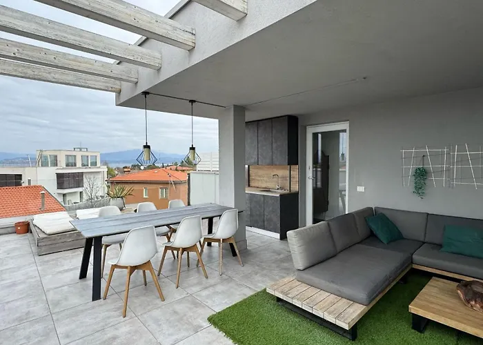 The Queen - Big Terrace And Pool Lägenhet Peschiera del Garda