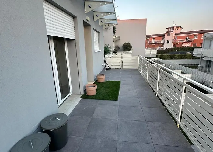 The Queen - Big Terrace And Pool Lägenhet Peschiera del Garda