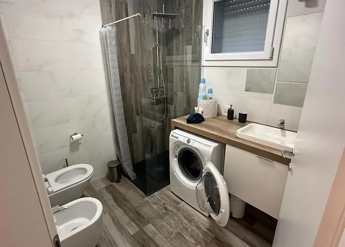 The Queen - Big Terrace And Pool